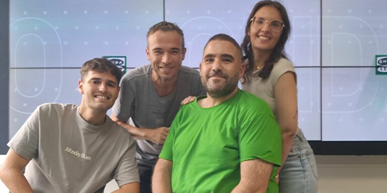 David Cervello en la ciutat d'estiu amb Robert Calvo